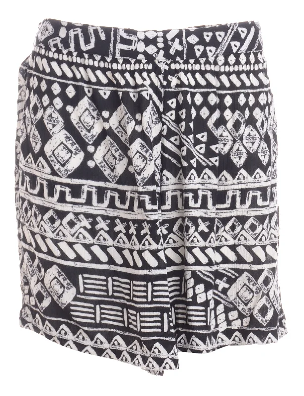 Label Geometric Summer Shorts