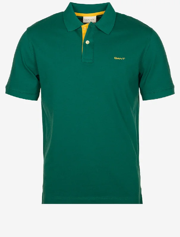 Regular-Poloshirt aus kontrastierendem Piqué mit kurzen Ärmeln, tiefes Waldgrün